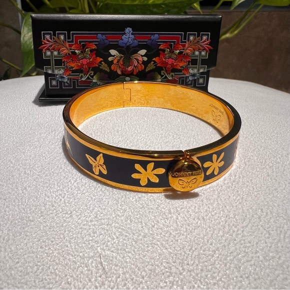 Johnny Was Garden Hinged Bracelet - Picture 3 of 11